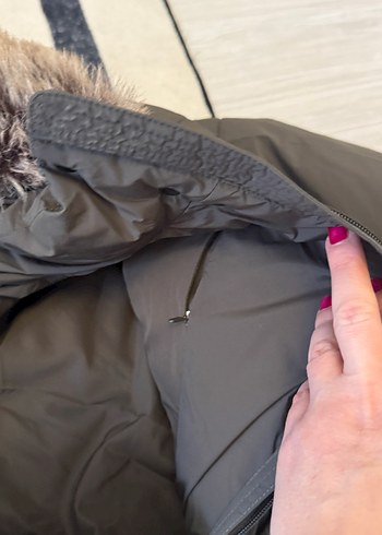 Kürklü Kapüşonlu Uzun Kadın Kışlık Mont - Görsel 6