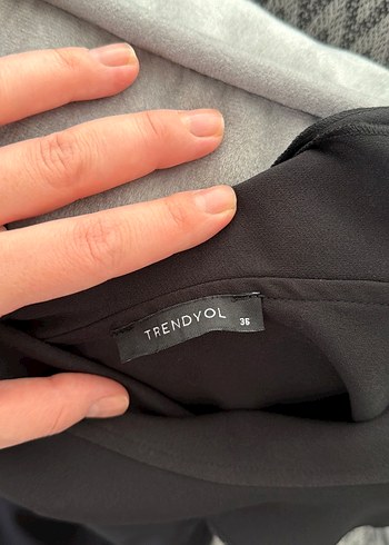 Uzun Kollu Volanlı Siyah Midi Elbise - Görsel 2