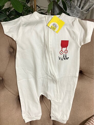 9 Ay Beden Hello baby etiketli tulum