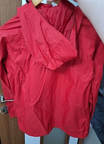 Kirmizi yagmurluk - Görsel 6
