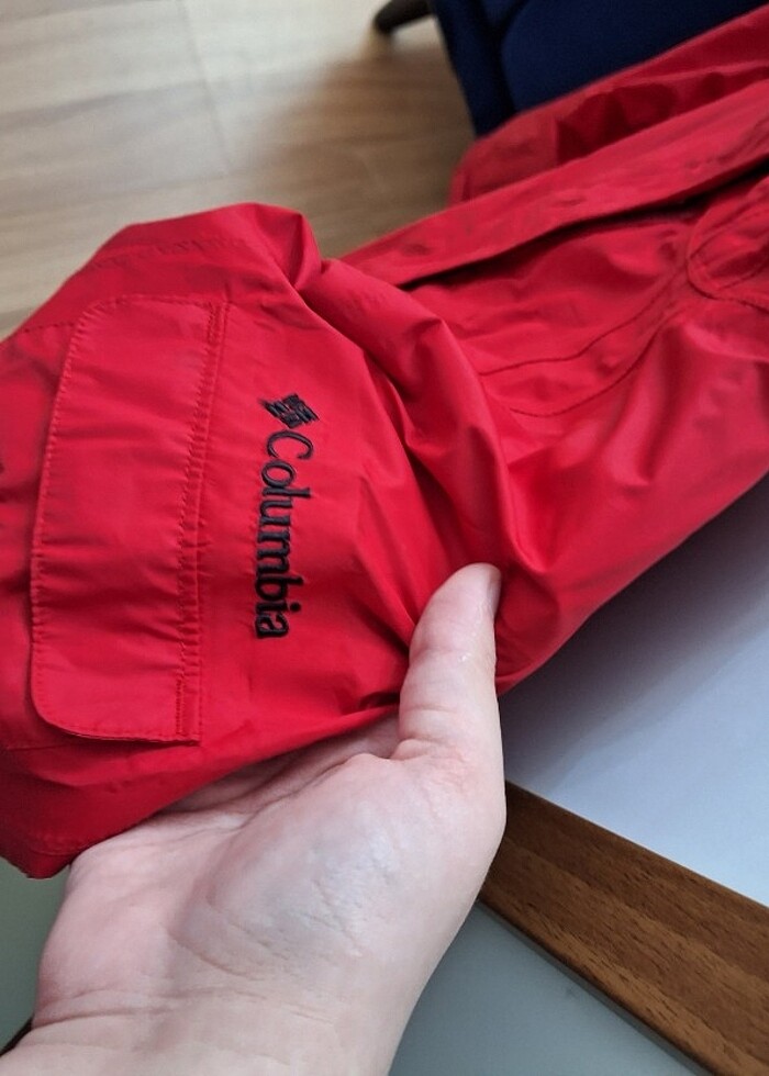 Kirmizi yagmurluk - Görsel 4