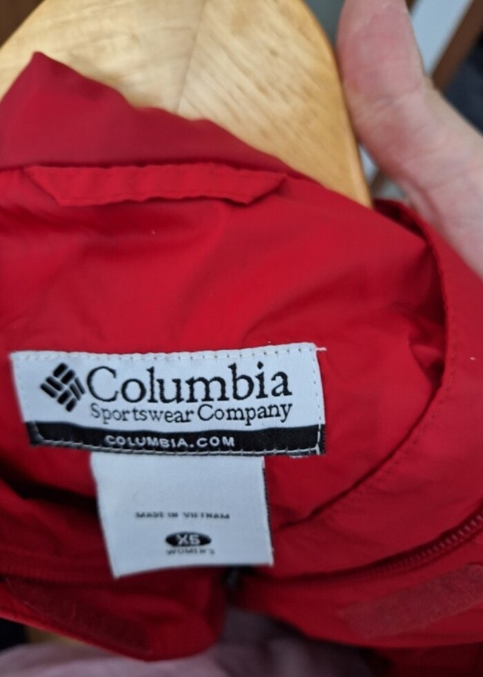 Kirmizi yagmurluk - Görsel 5