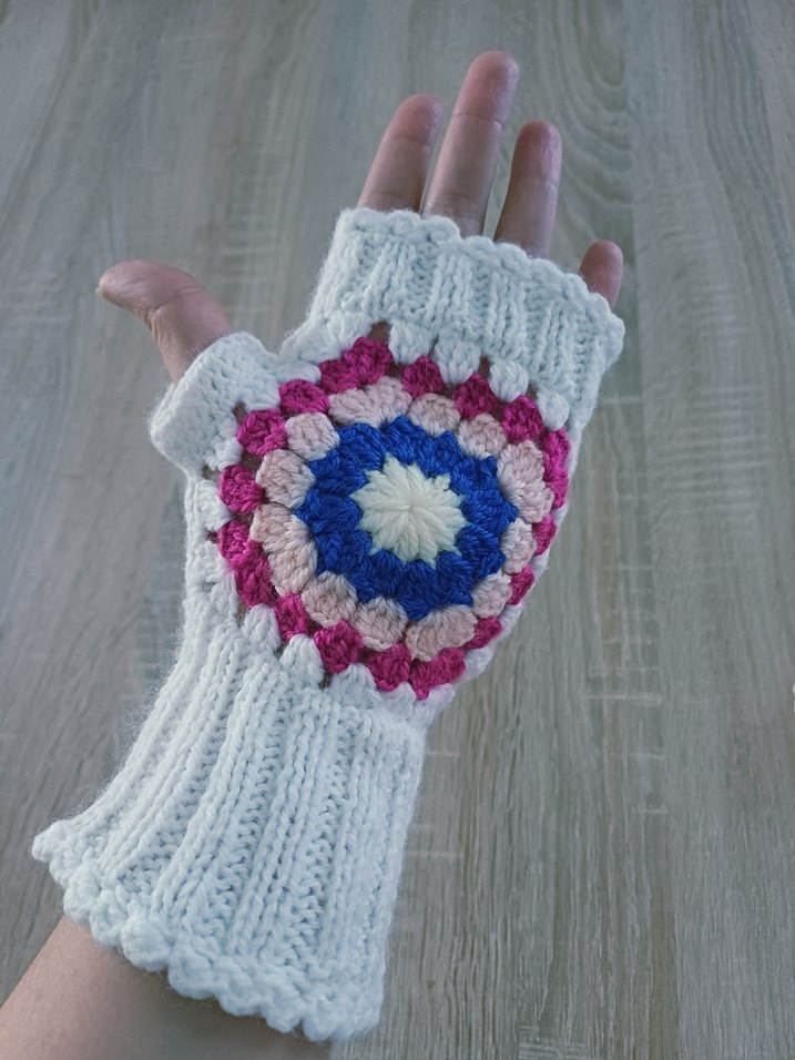 beyaz motifli Örgü Bohem Kadın Eldiveni - Görsel 4