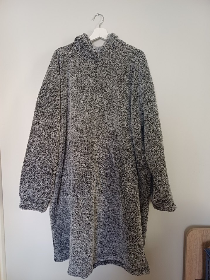 Gri kırçıllı kapüşonlu Rahat wellsoft oversize Kadın Ev Elbisesi - Görsel 2