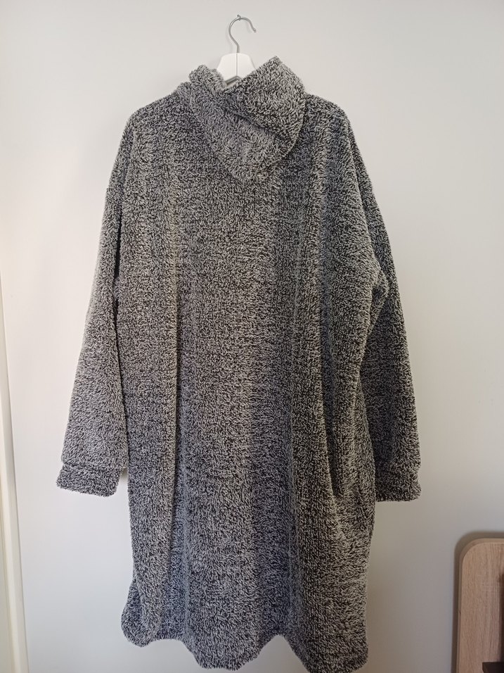 Gri kırçıllı kapüşonlu Rahat wellsoft oversize Kadın Ev Elbisesi - Görsel 3