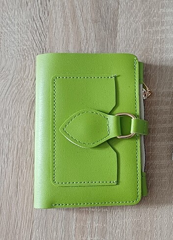 Yeşil çıtçıtlı cüzdan