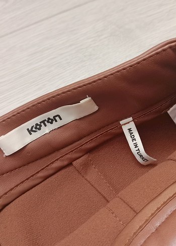 Koton Kahverengi Parlak Deri Pilili Mini Etek