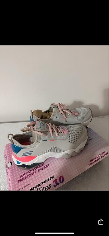 Skechers orjinal etiketli ayakkabı