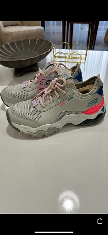 39 Beden Skechers orjinal etiketli ayakkabı