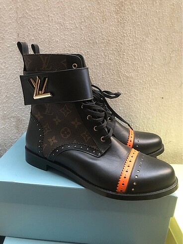 Louis vuitton bot