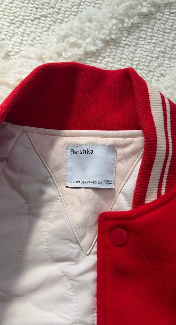 Kırmızı Baskılı Puf Kollu Kadın Ceket - Görsel 4