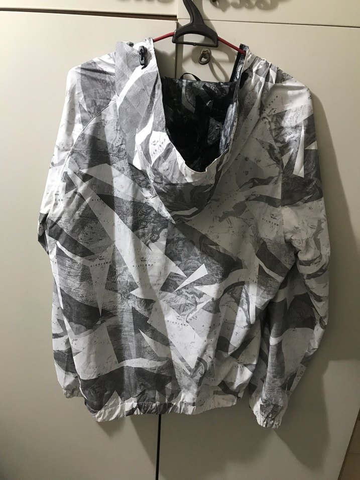 Gri Baskılı Kapüşonlu Kadın Ceket - Görsel 2