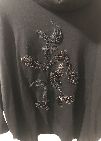 Siyah Boğazlı Nakışlı Kadın Kazak - Görsel 3