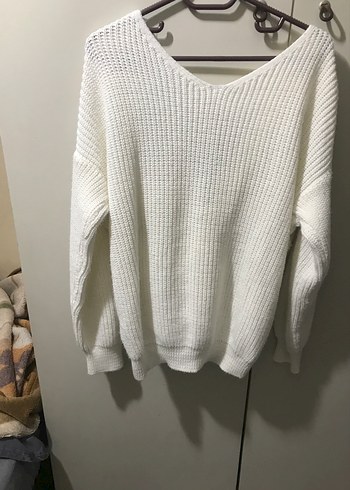 Beyaz V Yaka Örgü Kadın Kazak - Görsel 3