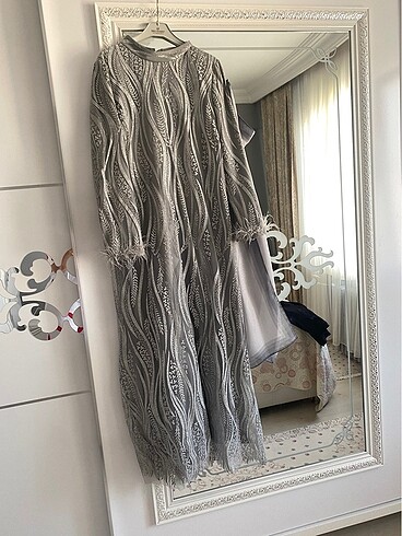 gümüş rengi çok şık elbise