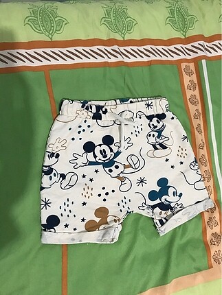 mickey Mouse bebek şortu