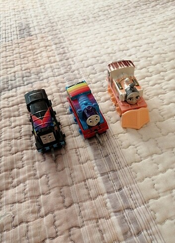 Thomas oyuncak trenler