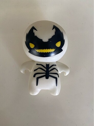 Anti venom karakter