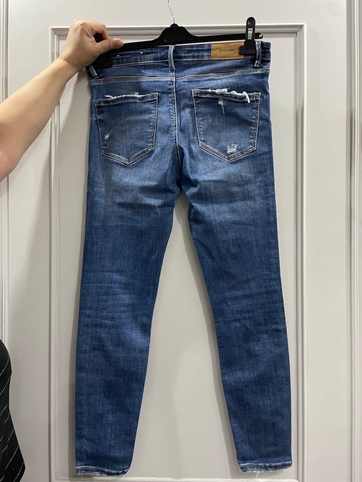 Stradivarius Kadın Kot Pantolon - Görsel 3