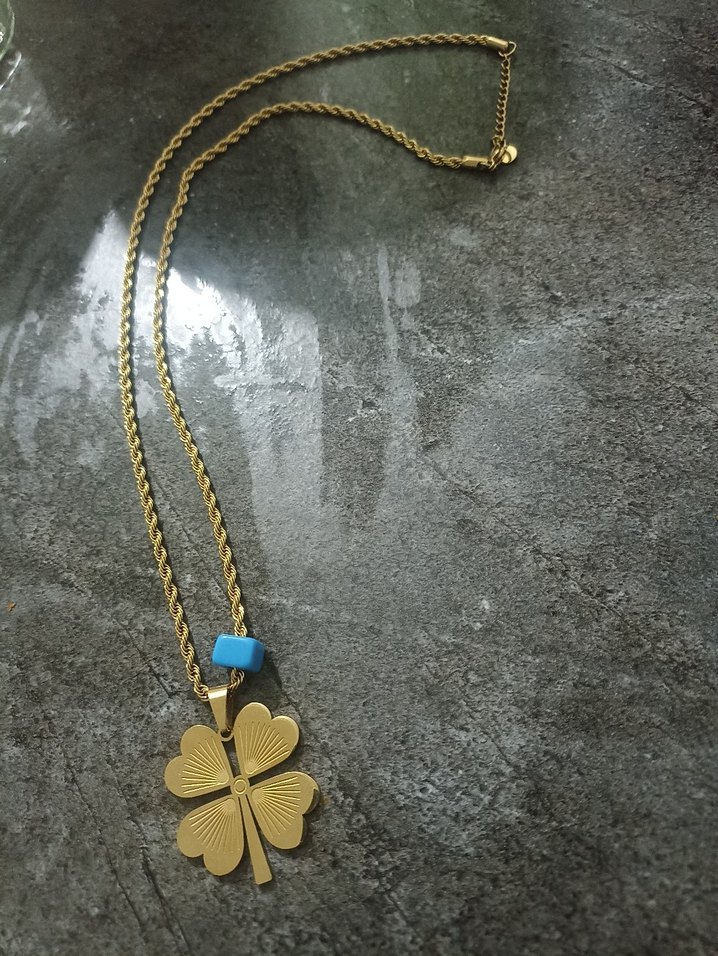 Uzun Zincirli Altın Renkli Yonca Kolye - Görsel 3