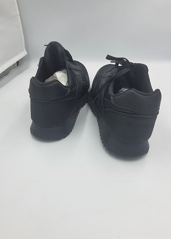 42 Beden Reebok Ayakkabı 42 Numara