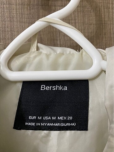 m Beden bershka beyaz mont