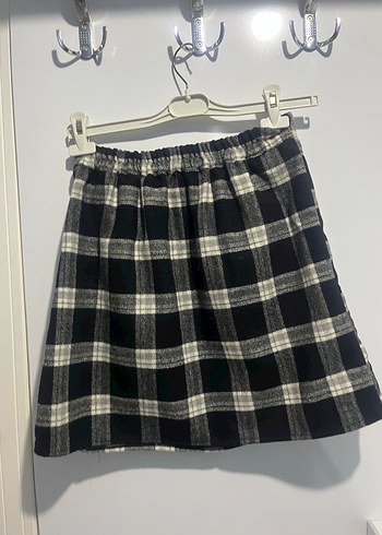 Ekose Desenli Bej Triko Mini Etek - Görsel 3