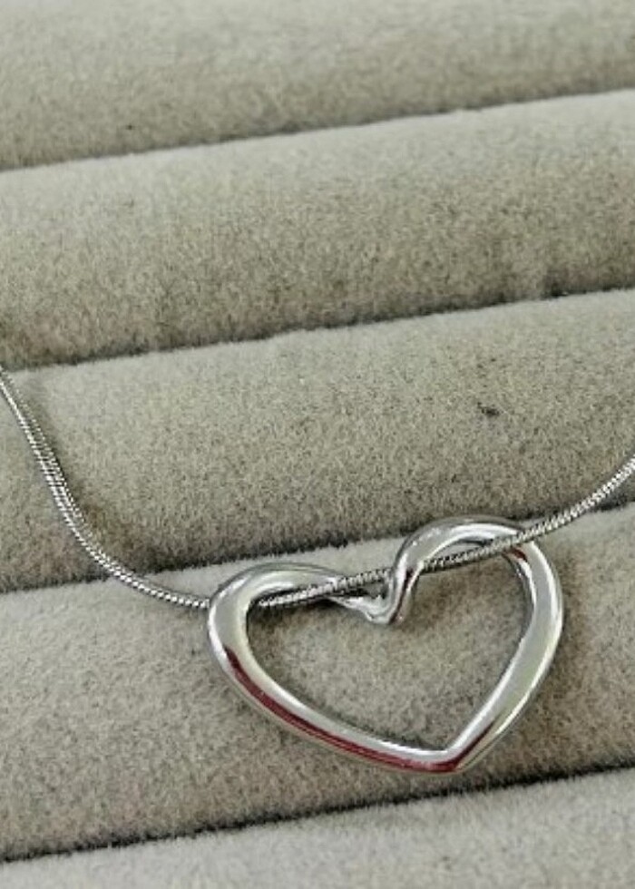Çelik Gümüş Renk Yılan Zincir Kalp Kolye - Görsel 3