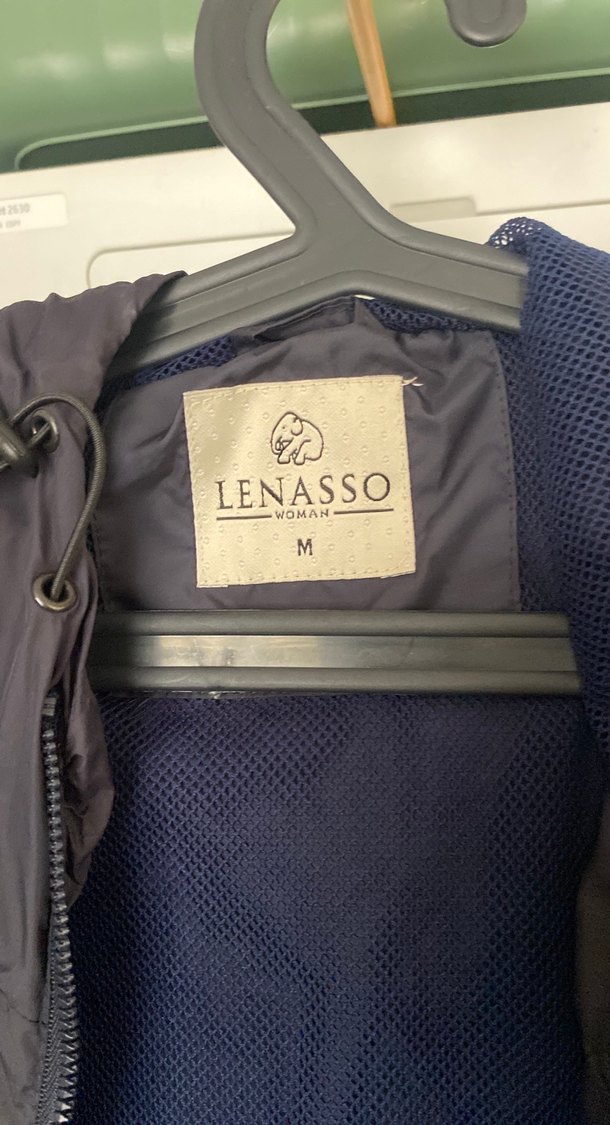 Gri Kapüşonlu Rahat Kesim Yağmurluk - Görsel 2