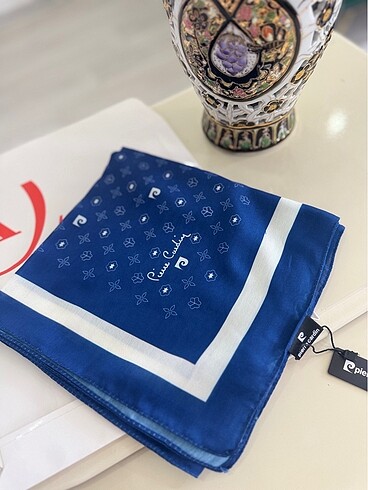Pierre cardin eşarp