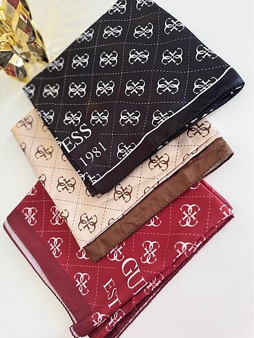 Guess Guess eşarp