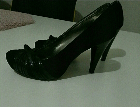 37 Beden siyah topuklu ayakkabı