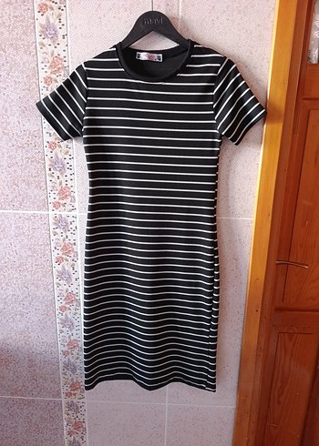 Çizgili Siyah Midi Elbise
