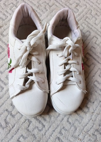 Nakışlı Beyaz kız çocuk Spor Ayakkabı - Görsel 2