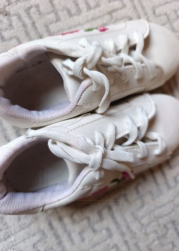Nakışlı Beyaz kız çocuk Spor Ayakkabı - Görsel 3