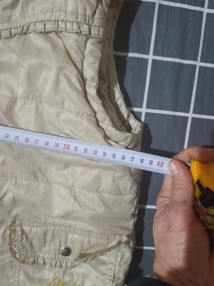 Kız Çocuk Bej Düğmeli Kolsuz Yelek - Görsel 3