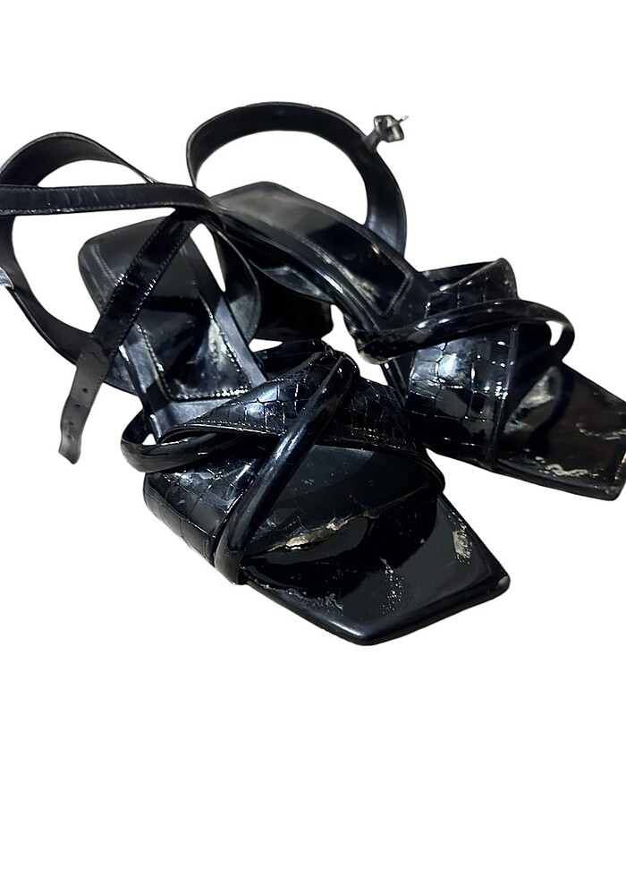 Fabrika Siyah Rugan Topuklu Sandalet  39 Numara, Şık Ayakkabı - Görsel 2