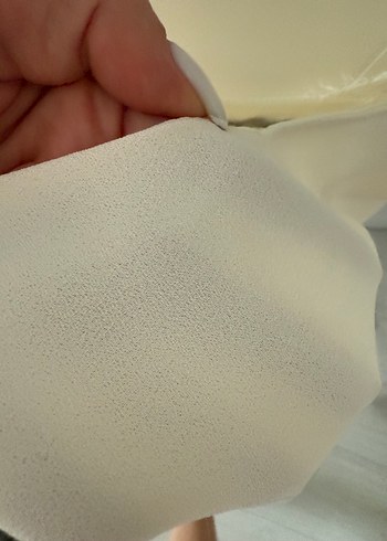 beyaz askılı tül detaylı bluz