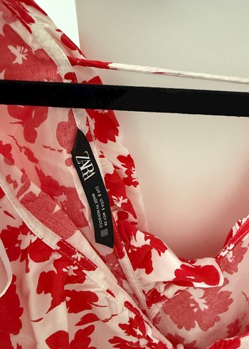 Zara Kırmızı Çiçek Desenli Bluz