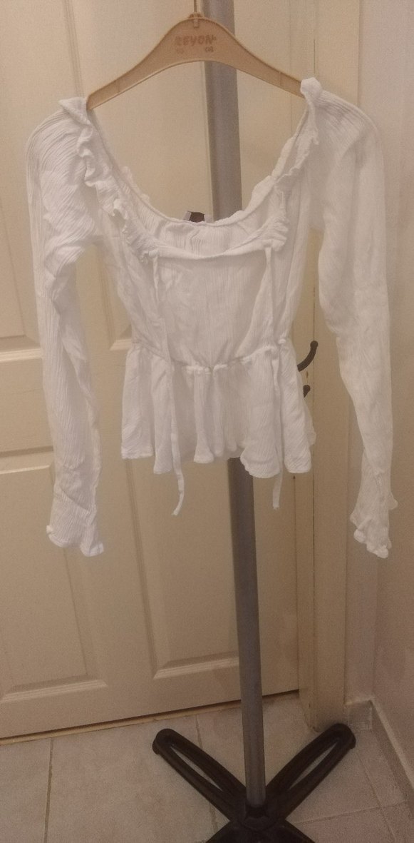 Üst, şort, ayakkabı - Görsel 2