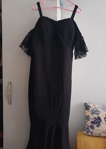 36 Beden Siyah Dantel Detaylı Gotik Midi Elbise