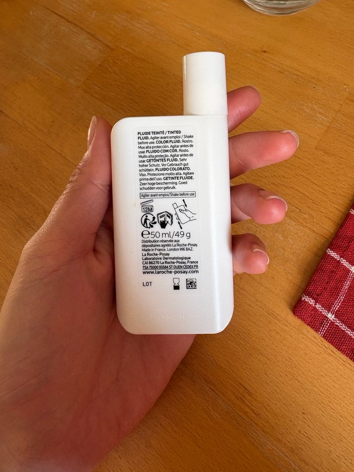 La Roche-Posay Anthelios UVmune 400 SPF 50+ Tonlu Güneş Koruyucu - Görsel 2