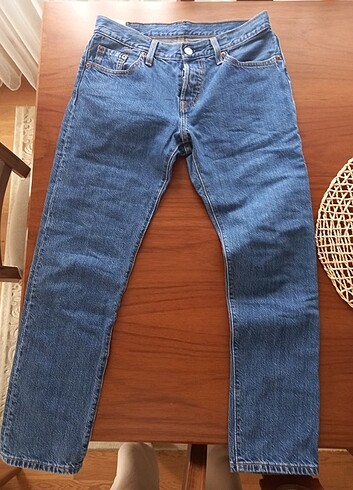 Levis kot pantolin