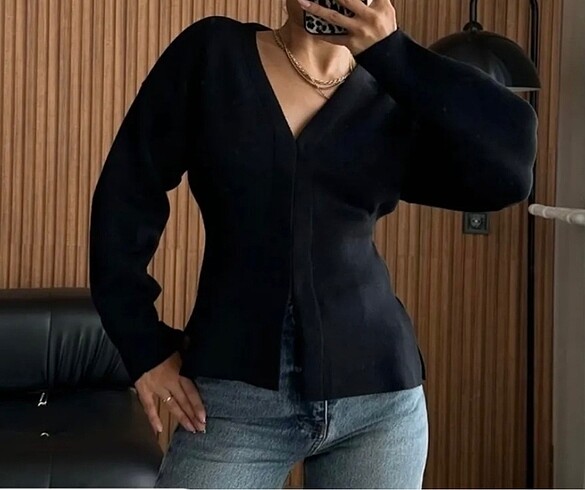Zara Siyah kopçalı hırka