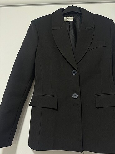 Zara Zara belden oturtmalı blazer