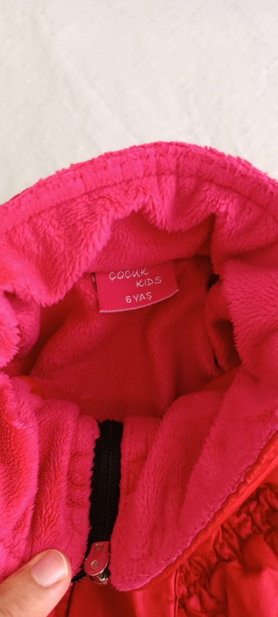 Kız Çocuk Kırmızı Nakışlı Düğmeli Mont - Görsel 4