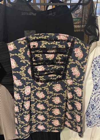 Çiçek Desenli Uzun Straplez Düğmeli Kadın Yelek - Görsel 3