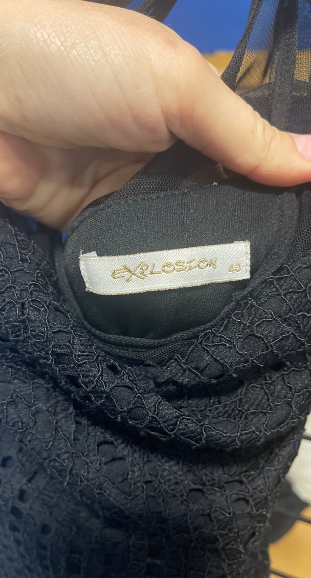 Siyah Dantel Detaylı Uzun V Yaka Abiye Elbise - Görsel 5