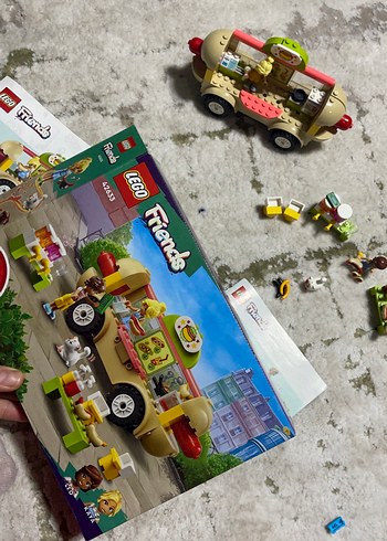 LEGO Friends Hot Dog Arabası Oyuncak Seti - Görsel 2