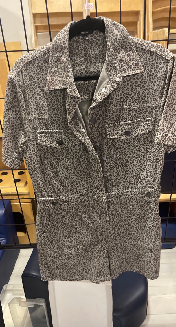 Düğmeli Leopar Desenli Kadın Tulum - Görsel 4